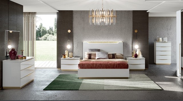 Итальянская глянцевая спальня с золотом KHARMA