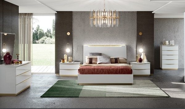 Итальянская глянцевая спальня с золотом KHARMA