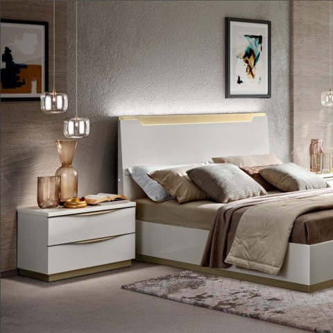 Итальянская глянцевая спальня с золотом KHARMA Итальянская глянцевая спальня с золотом KHARMA