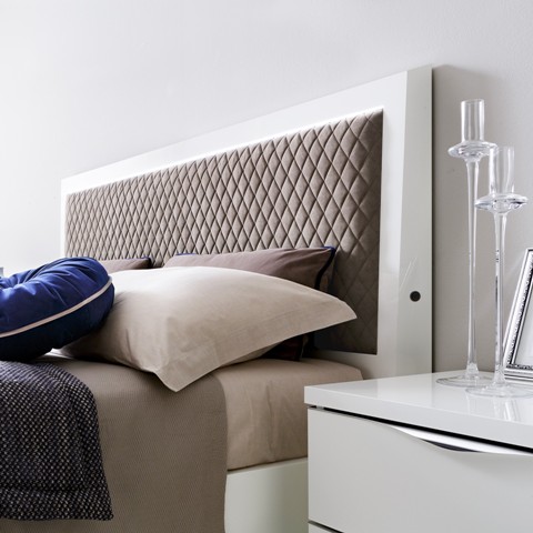 Итальянская белая глянцевая спальня Онда