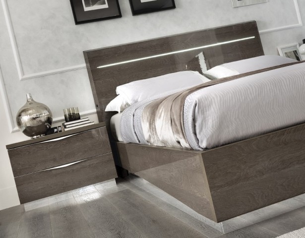 Ореховая итальянская мебель в спальню Платинум, PLATINUM