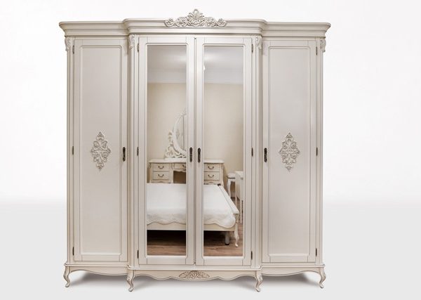 Четрехдверный белый деревянный шкаф Изабелла, Румыния