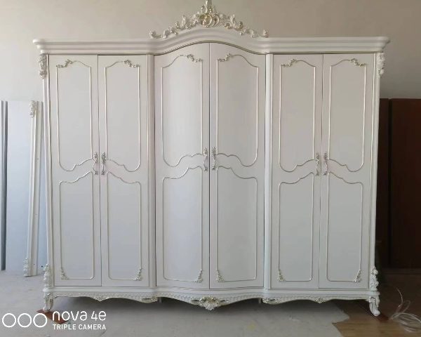 Шестидверный белый шкаф Барокко