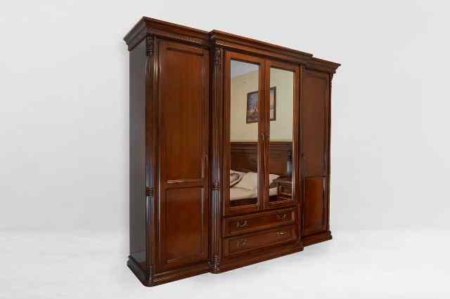 Деревянная румынская спальня София Нью