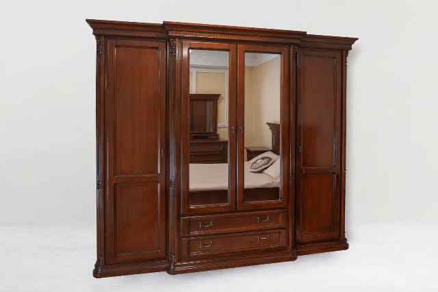 Деревянная румынская спальня София Нью