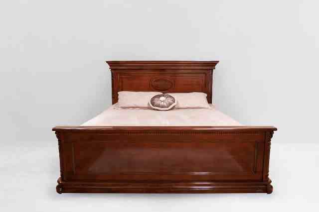 Деревянная румынская спальня София Нью