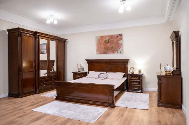 Деревянная румынская спальня София Нью