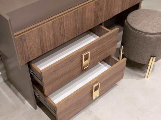 Коричневая спальня Лотос в стиле модерн Галакси