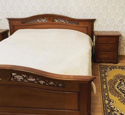Румынская деревянная кровать с резьбой Джино