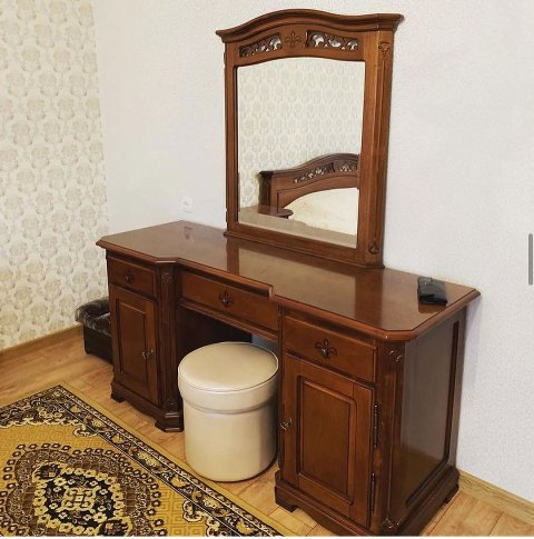 Деревянный туалетный столик с зеркалом Джино, Румыния