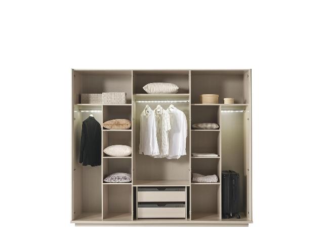 Кремовая спальня Глория в стиле модерн CELMO Кремовая спальня Глория в стиле модерн CELMO