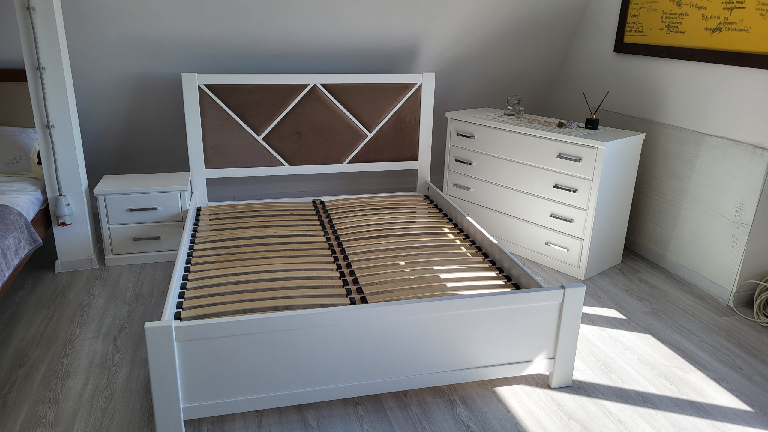 Белая деревянная кровать Виола Белая деревянная кровать Виола