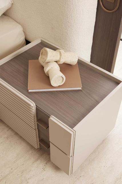 Современный мебельный гарнитур в спальню Лион, Идол