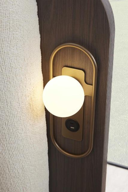 Современный мебельный гарнитур в спальню Лион, Идол