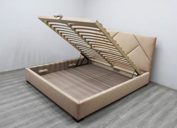 Бежевая мягкая кровать Сити, велюр ШГ