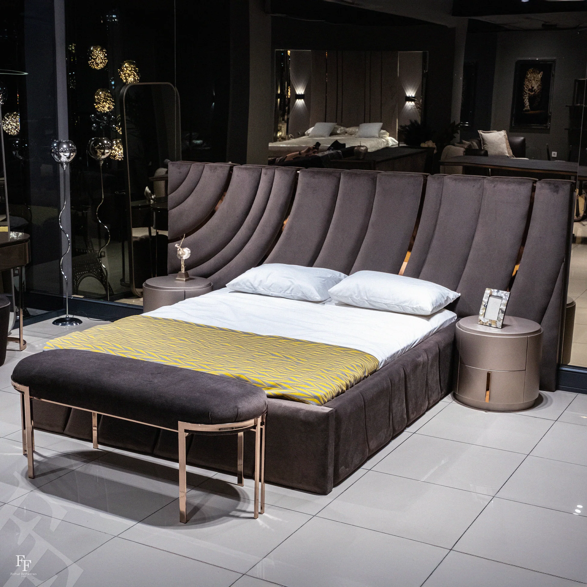 Темная спальня с золотым декором Мадрид, FF Темная спальня с золотым декором Мадрид, FF