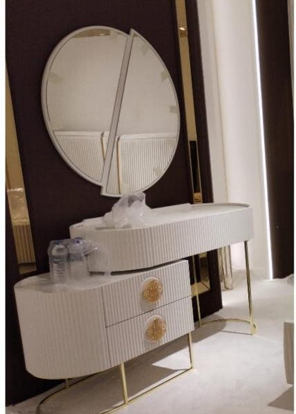 Белый туалетный столик с золотом Гуччи Грин