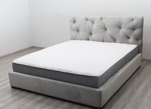 Мягкая красивая дизайнерская кровать Луна