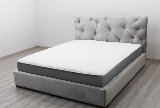 Мягкая красивая дизайнерская кровать Луна Мягкая красивая дизайнерская кровать Луна