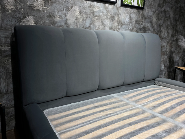 Серая мягкая кровать Мадрид L 026, Р Серая мягкая кровать Мадрид L 026, Р