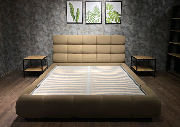 Бежевая велюровая кровать с подъемным механизмом Квадро L 031, Р