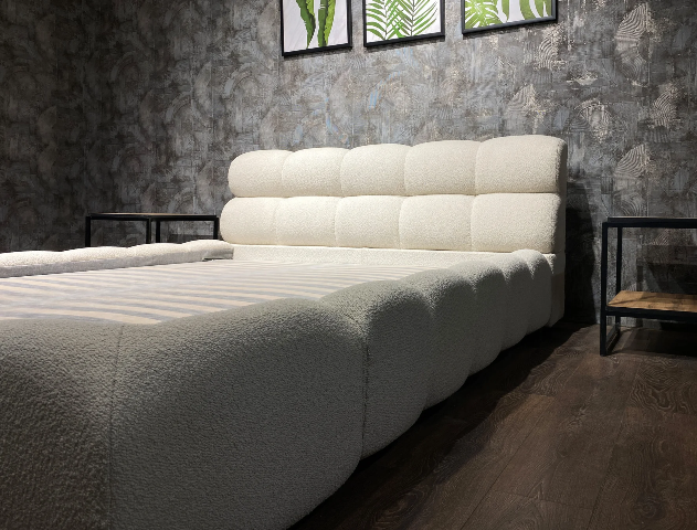 Белая мягкая кровать Бабл  L 031 в ткани баранчик, Р