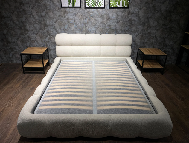 Белая мягкая кровать Бабл  L 031 в ткани баранчик, Р