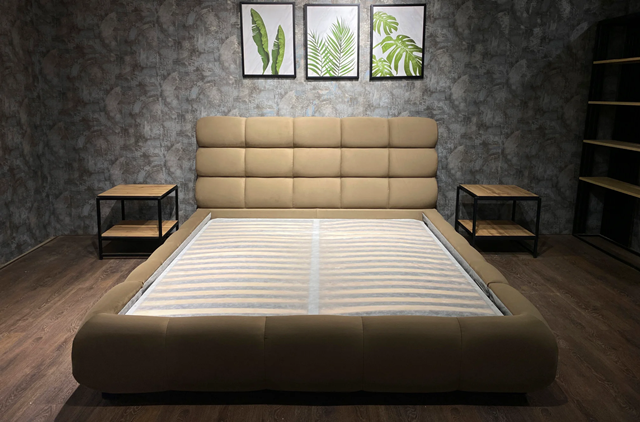 Бежевая велюровая кровать с подъемным механизмом Квадро L 031, Р Бежевая велюровая кровать с подъемным механизмом Квадро L 031, Р