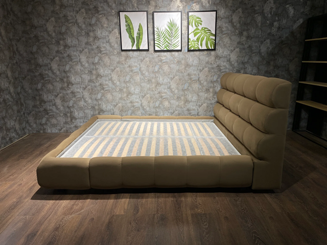 Бежевая велюровая кровать с подъемным механизмом Квадро L 031, Р