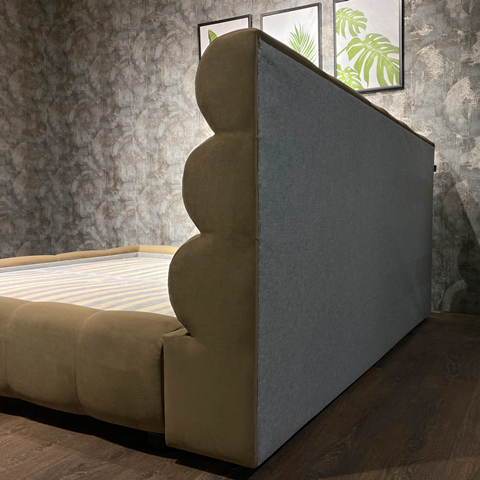 Бежевая велюровая кровать с подъемным механизмом Квадро L 031, Р Бежевая велюровая кровать с подъемным механизмом Квадро L 031, Р