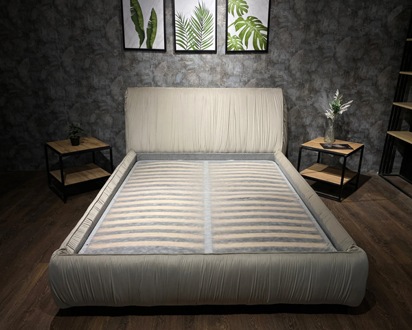 Драпированная мягкая кровать Лайн  L 050, Р