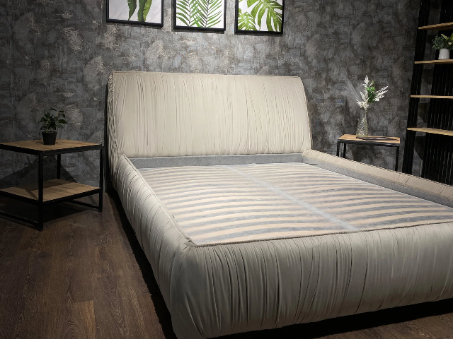 Драпированная мягкая кровать Лайн  L 050, Р