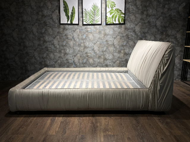 Драпированная мягкая кровать Лайн  L 050, Р