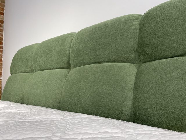 Мягкая зеленая кровать Лаура  L 061, Р