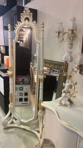 Белое итальянское зеркало ANDREA FANFANI