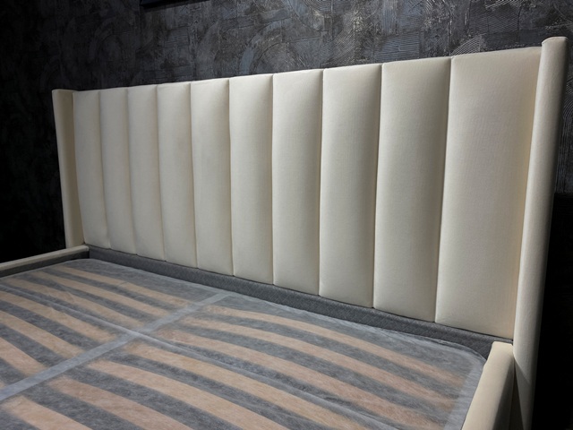 Красивая белая мягкая кровать Снежка L011, Р Красивая белая мягкая кровать Снежка L011, Р