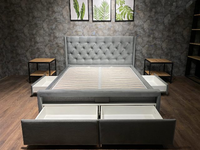 Серая мягкая кровать с пуговицами L 013, Р Серая мягкая кровать с пуговицами L 013, Р