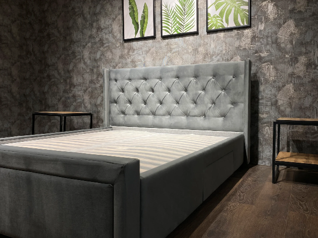 Серая мягкая кровать с пуговицами L 013, Р Серая мягкая кровать с пуговицами L 013, Р
