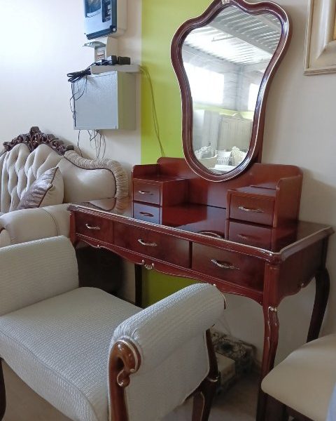 Классический ореховый туалетный столик Марсель