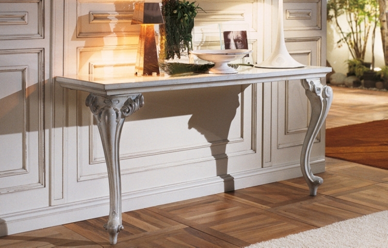 Консольні столики з Італії: мистецтво балансу та стилю