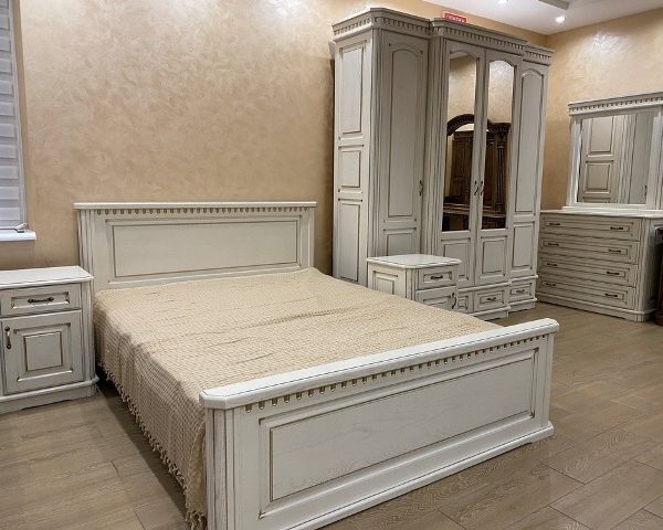 Белая спальня из дуба Анжелика М